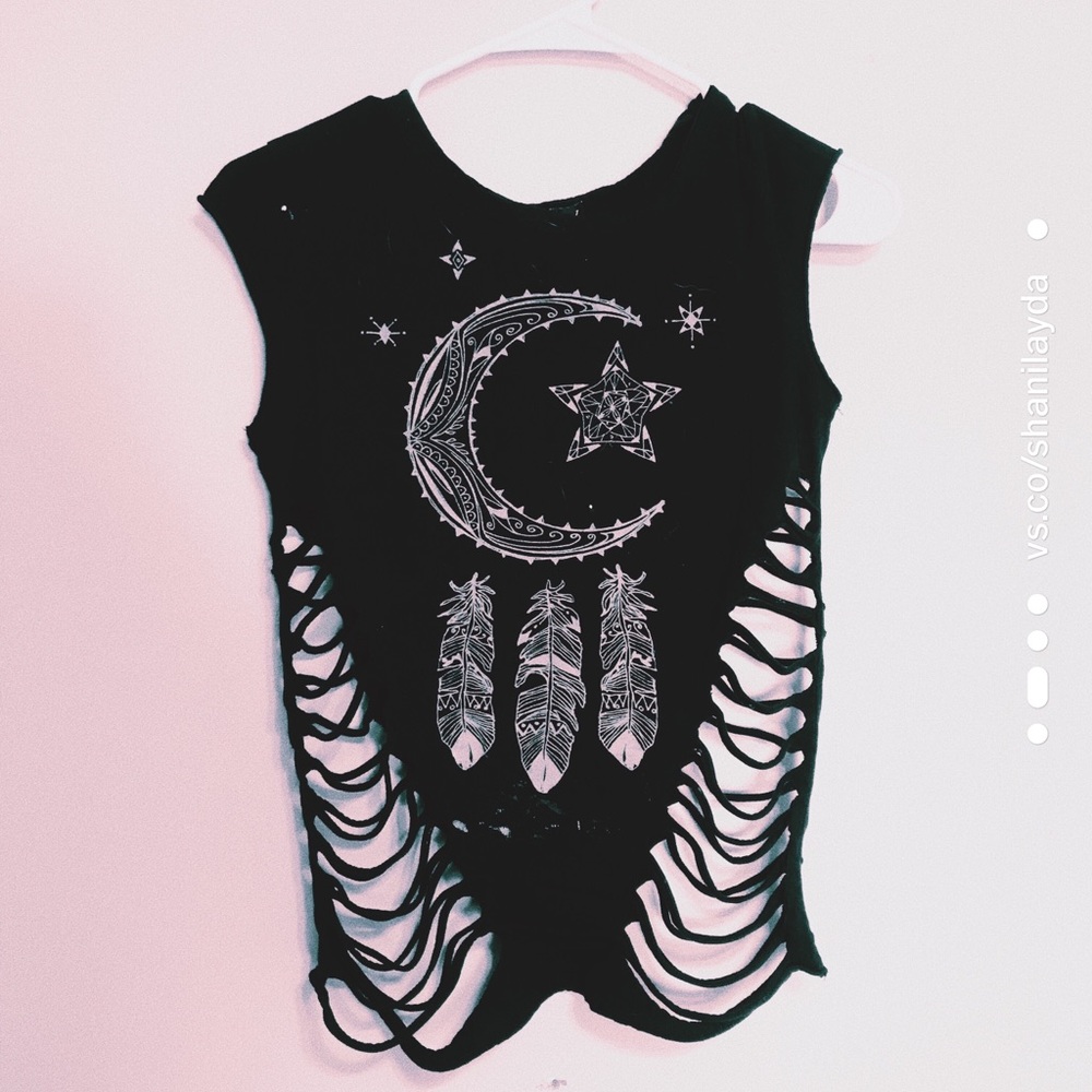 Cut black moon TShirt